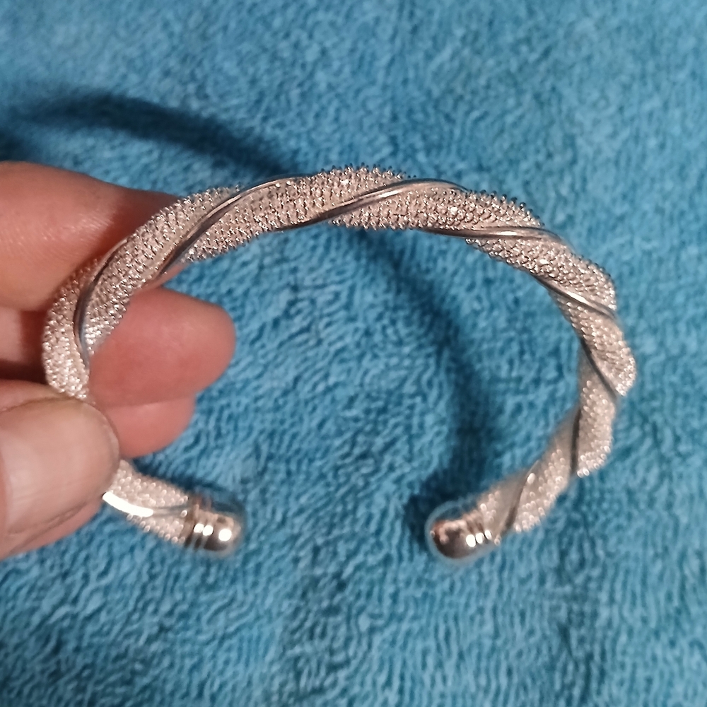 Elegant Silver Twisted Cuff Bracelet